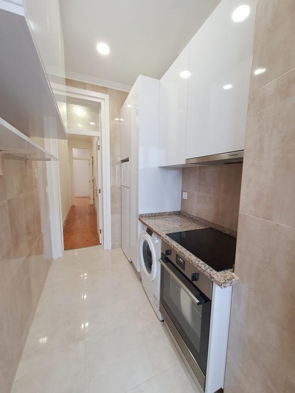 T1 + 1 totalmente remodelado em Campo de Ourique, Lisboa