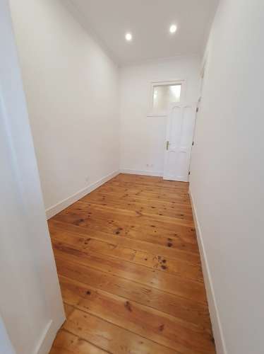 T1 + 1 totalmente remodelado em Campo de Ourique, Lisboa