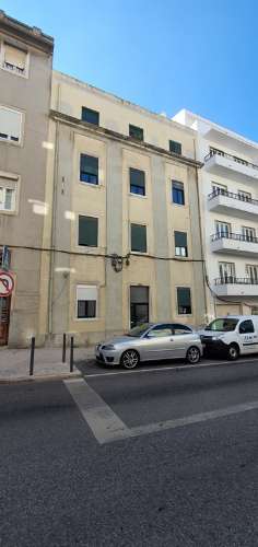 T1 + 1 totalmente remodelado em Campo de Ourique, Lisboa