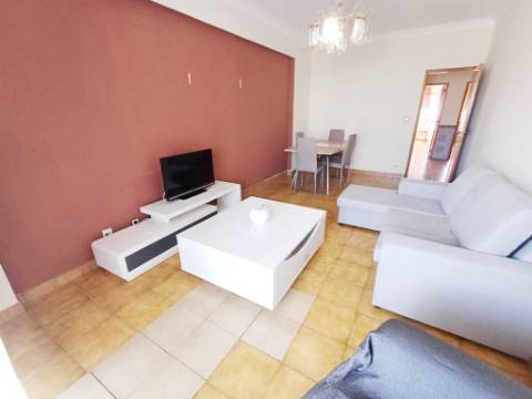 T2 com boas áreas na Agualva