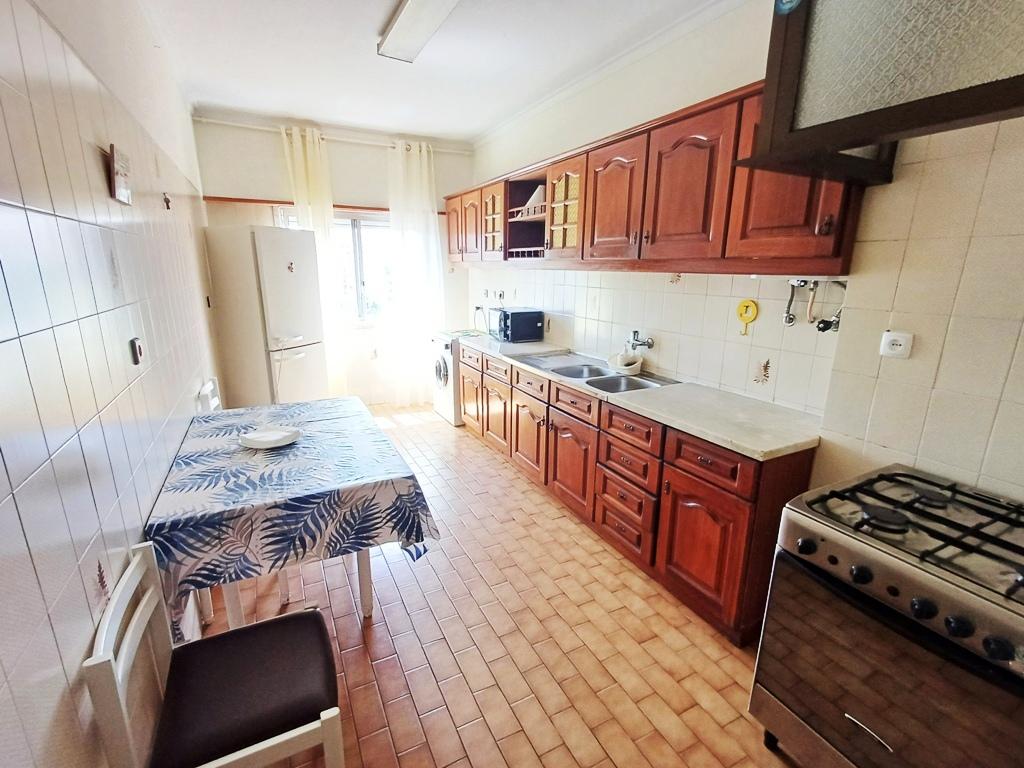 T2 com boas áreas na Agualva