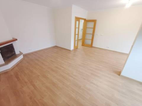 T3 com varandas na Serra das Minas