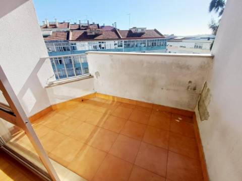 T2 com varanda no Pendão, Queluz