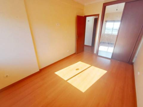 T2 com varanda no Pendão, Queluz