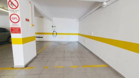 Excelente T3 em Nova Queijas - Linda a Pastora