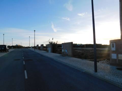 Terreno Urbano para Moradia Geminada Praia do Tonel Vista Mar