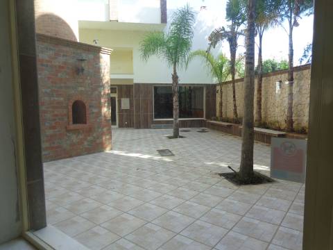 Ferragudo - loja no centro