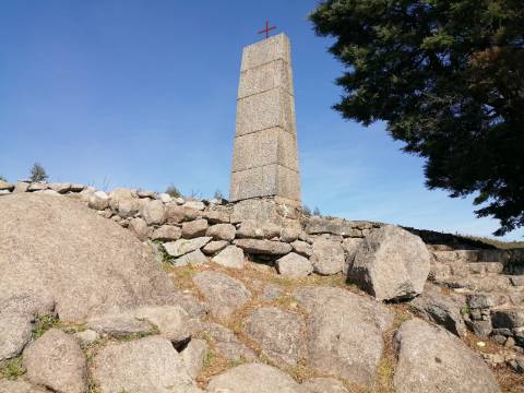 Terreno com uma área total de 9,688 Ha, paisagem deslumbrante (Miradouro Fonte Santa) e com viabilidade de construção de complexo Turístico 5*