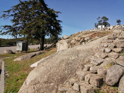 Terreno com uma área total de 9,688 Ha, paisagem deslumbrante (Miradouro Fonte Santa) e com viabilidade de construção de complexo Turístico 5*