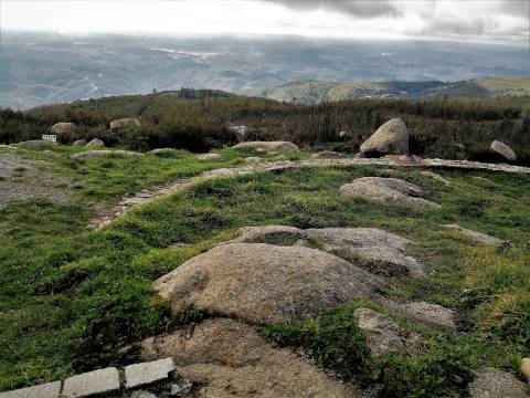 Terreno com uma área total de 9,688 Ha, paisagem deslumbrante (Miradouro Fonte Santa) e com viabilidade de construção de complexo Turístico 5*