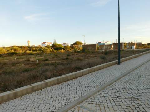 Terreno Urbano para Prédio com 6 apartamentos na Praia do Tonel Vista Mar