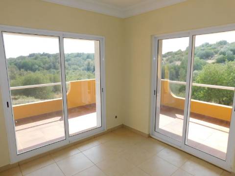 Casa / Moradia V6 com 6 quartos com piscina Isolada em zona Rural a 5 minutos de Silves