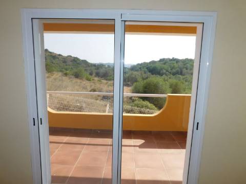 Casa / Moradia V6 com 6 quartos com piscina Isolada em zona Rural a 5 minutos de Silves