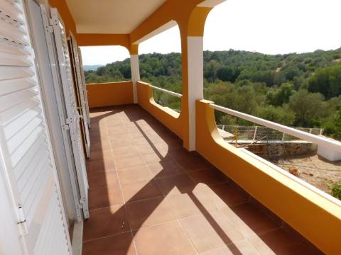 Casa / Moradia V6 com 6 quartos com piscina Isolada em zona Rural a 5 minutos de Silves