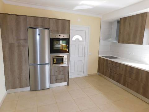 Casa / Moradia V6 com 6 quartos com piscina Isolada em zona Rural a 5 minutos de Silves