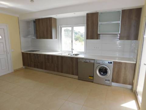 Casa / Moradia V6 com 6 quartos com piscina Isolada em zona Rural a 5 minutos de Silves