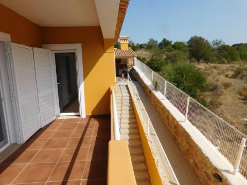 Casa / Moradia V6 com 6 quartos com piscina Isolada em zona Rural a 5 minutos de Silves