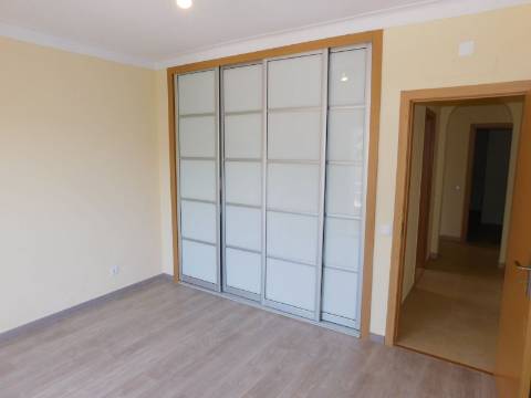 Casa / Moradia V6 com 6 quartos com piscina Isolada em zona Rural a 5 minutos de Silves