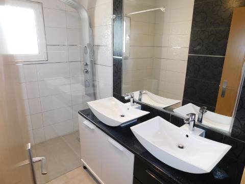 Casa / Moradia V6 com 6 quartos com piscina Isolada em zona Rural a 5 minutos de Silves