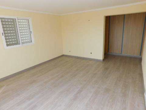 Casa / Moradia V6 com 6 quartos com piscina Isolada em zona Rural a 5 minutos de Silves