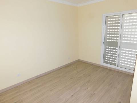 Casa / Moradia V6 com 6 quartos com piscina Isolada em zona Rural a 5 minutos de Silves