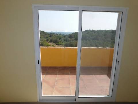 Casa / Moradia V6 com 6 quartos com piscina Isolada em zona Rural a 5 minutos de Silves