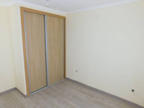 Casa / Moradia V6 com 6 quartos com piscina Isolada em zona Rural a 5 minutos de Silves