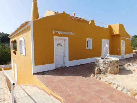 Casa / Moradia V6 com 6 quartos com piscina Isolada em zona Rural a 5 minutos de Silves