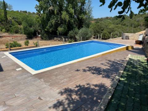 Casa / Moradia V6 com 6 quartos com piscina Isolada em zona Rural a 5 minutos de Silves