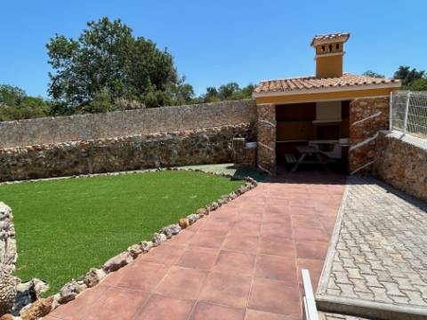 Casa / Moradia V6 com 6 quartos com piscina Isolada em zona Rural a 5 minutos de Silves