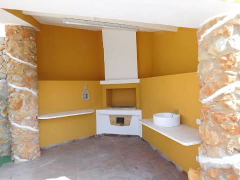 Casa / Moradia V6 com 6 quartos com piscina Isolada em zona Rural a 5 minutos de Silves