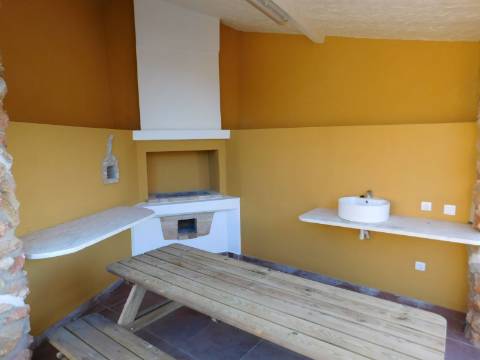 Casa / Moradia V6 com 6 quartos com piscina Isolada em zona Rural a 5 minutos de Silves