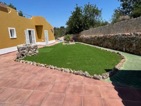 Casa / Moradia V6 com 6 quartos com piscina Isolada em zona Rural a 5 minutos de Silves