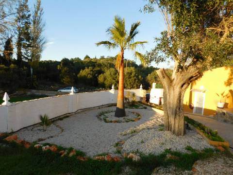 Casa / Moradia V6 com 6 quartos com piscina Isolada em zona Rural a 5 minutos de Silves