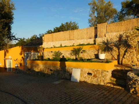 Casa / Moradia V6 com 6 quartos com piscina Isolada em zona Rural a 5 minutos de Silves