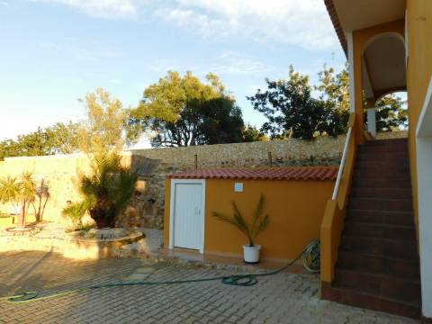 Casa / Moradia V6 com 6 quartos com piscina Isolada em zona Rural a 5 minutos de Silves