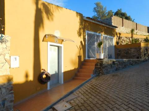 Casa / Moradia V6 com 6 quartos com piscina Isolada em zona Rural a 5 minutos de Silves