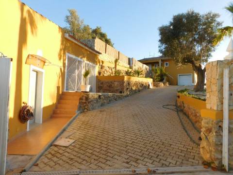 Casa / Moradia V6 com 6 quartos com piscina Isolada em zona Rural a 5 minutos de Silves