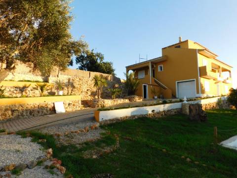 Casa / Moradia V6 com 6 quartos com piscina Isolada em zona Rural a 5 minutos de Silves