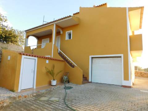 Casa / Moradia V6 com 6 quartos com piscina Isolada em zona Rural a 5 minutos de Silves