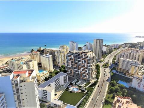 Apartamentos novos a 150 metros da Praia da Rocha com vista mar!