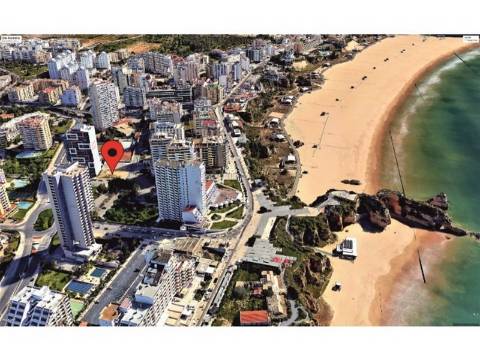 Apartamentos novos a 150 metros da Praia da Rocha com vista mar!