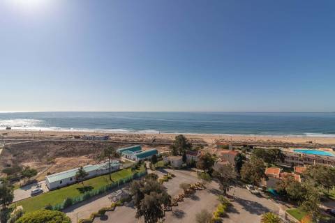 Apartamento T0 em frente a praia de Alvor num Aparthotel