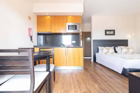 Apartamento T0 em frente a praia de Alvor num Aparthotel