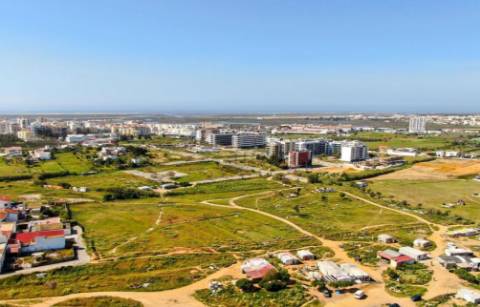 Terreno Urbano para Loteamento em Faro