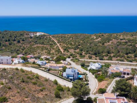 Lote para moradia com vista mar (parcial) perto de Burgau e Salema