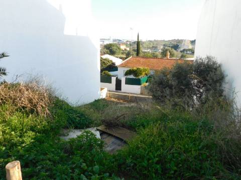 Terreno para construção de Moradia Unifamiliar na Mexilhoeira da Carregação / Lagoa