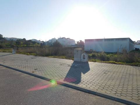 Urbanização com 6 Lotes de Terreno para construção