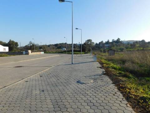 Urbanização com 6 Lotes de Terreno para construção