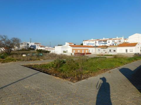 Urbanização com 6 Lotes de Terreno para construção